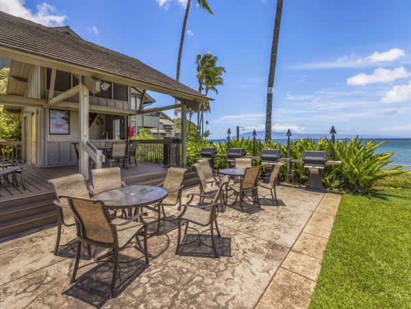 Beachfront 2-Bedroom Vacation Condo in Kahana - Perfect Family Retreat