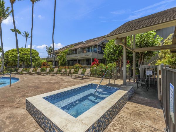 Beachfront 2-Bedroom Vacation Condo in Kahana - Perfect Family Retreat