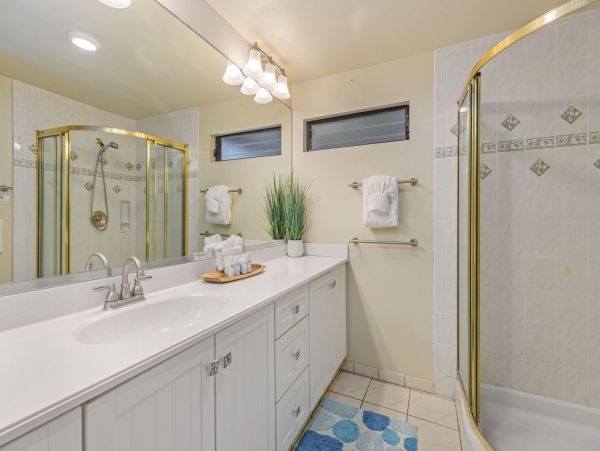 Beachfront 2-Bedroom Vacation Condo in Kahana - Perfect Family Retreat