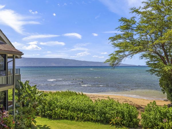 Beachfront 2-Bedroom Vacation Condo in Kahana - Perfect Family Retreat