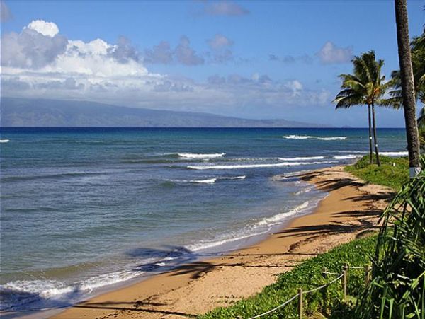 MAUI 3 BEDROOM CONDO WITH BEAUTIFUL OCEAN VIEWS