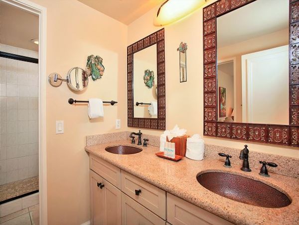 MAUI 3 BEDROOM CONDO WITH BEAUTIFUL OCEAN VIEWS