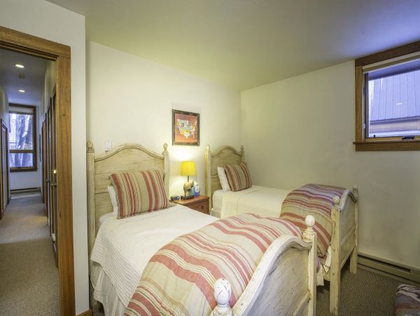 Aspen Condo 966752