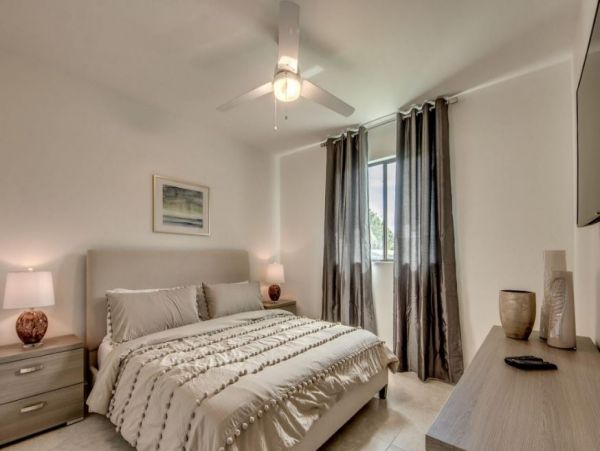 Canal View Cape Coral Caged Pool Vacation Home