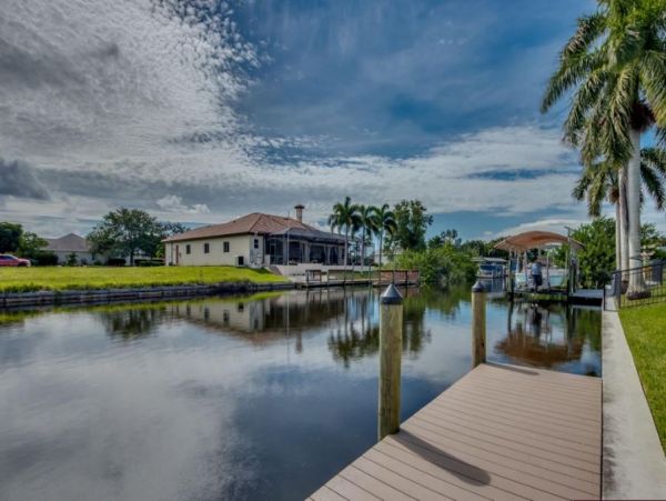 Canal View Cape Coral Caged Pool Vacation Home