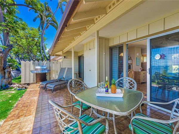 Oceanview Lahaina Vacation Townhome One Bedroom