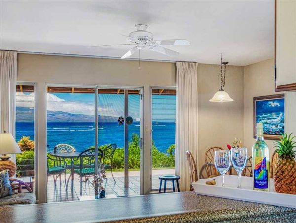 Oceanview Lahaina Vacation Townhome One Bedroom