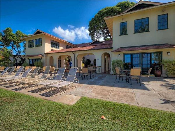 Oceanfront Lahaina Vacation Townhouse One Bedroom