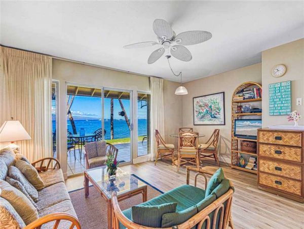 Oceanfront Lahaina Vacation Townhouse One Bedroom