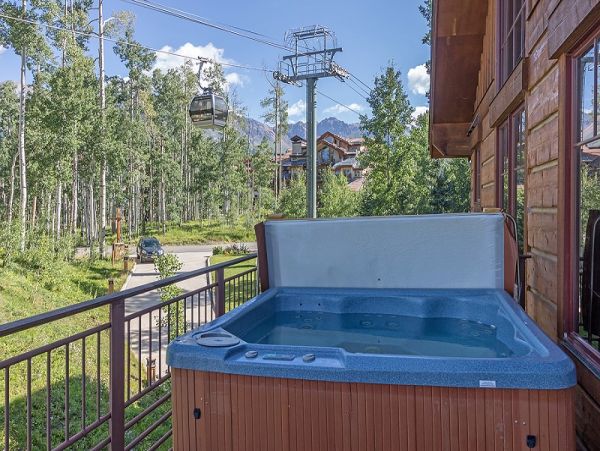 Luxury Aspen vacation Rentals Stunning Location