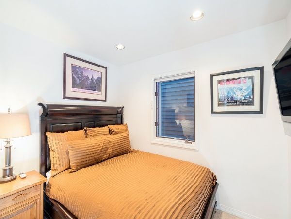 Aspen Home 966839