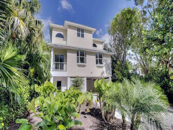 Captiva Vacation Villa with Beach Access and Pool