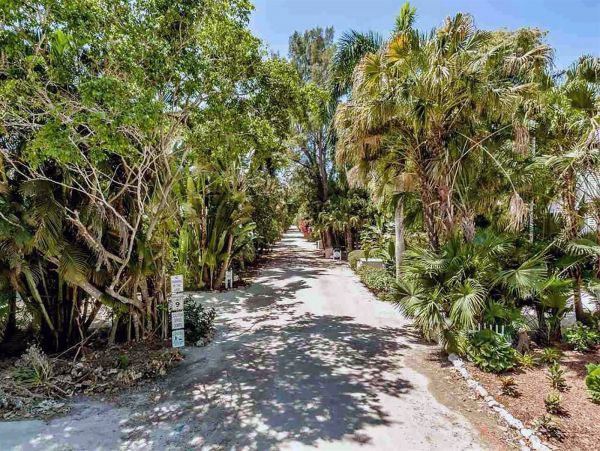 Captiva Vacation Villa with Beach Access and Pool