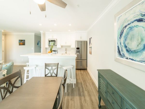 Coastal Chic 4 Bedroom Vacation Home with Modern Amenities & Shared Pool