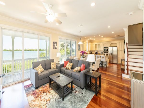 Florida Keys Waterfront Pool Home With 4 Bedrooms