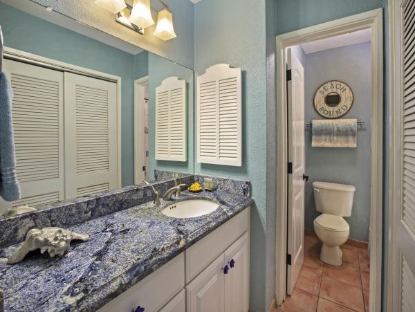 St. Thomas Vacation Condo Located On Beach 8 Guests