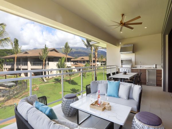 Beautiful Three Bedroom Condo in Kaanapali Sleeps Eight Guests