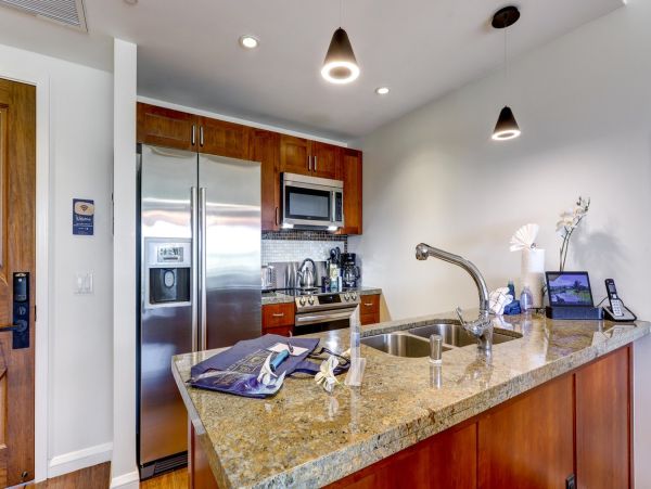 Elegant Retrat with Mountain Views & Designer Touches in Maui