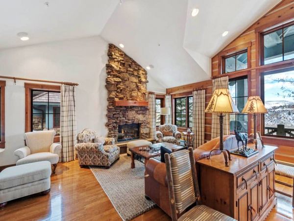 Stunning Vacation Rental Home with Mountain Views & Hot Tub