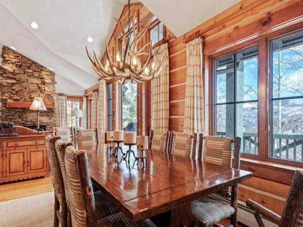 Stunning Vacation Rental Home with Mountain Views & Hot Tub