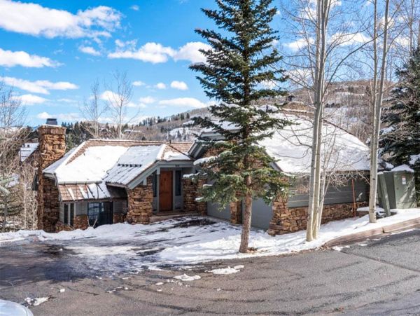 Stunning Vacation Rental Home with Mountain Views & Hot Tub