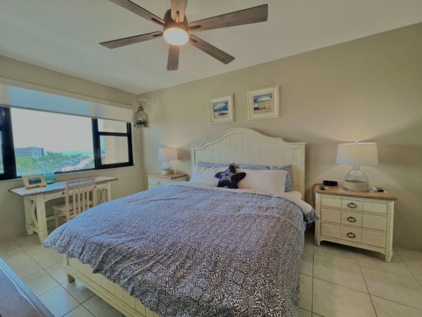Gulf Views Siesta Key Vacation Condo Walk to Beach