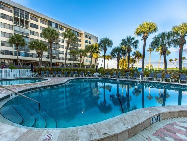 Gulf Views Siesta Key Vacation Condo Walk to Beach