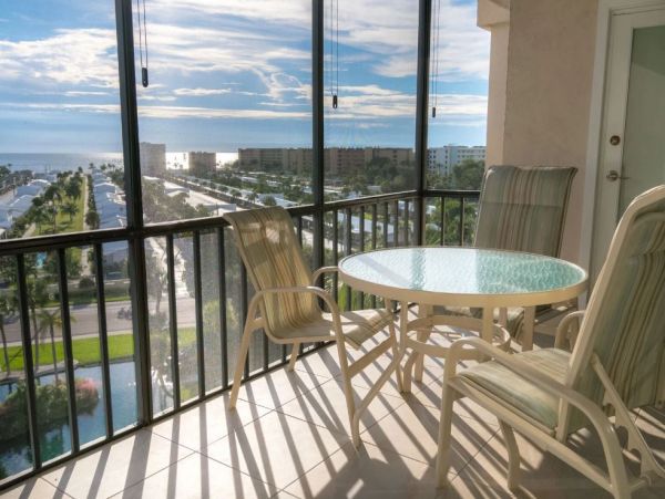 Gulf Views Siesta Key Vacation Condo Walk to Beach