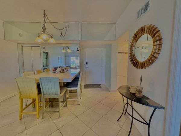 Gulf Views Siesta Key Vacation Condo Walk to Beach