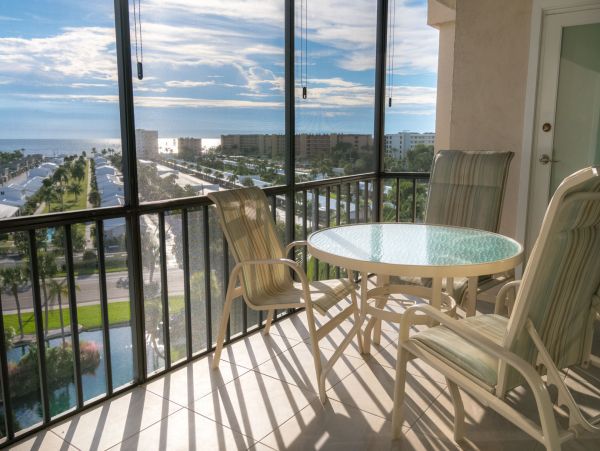Gulf Views Siesta Key Vacation Condo Walk to Beach