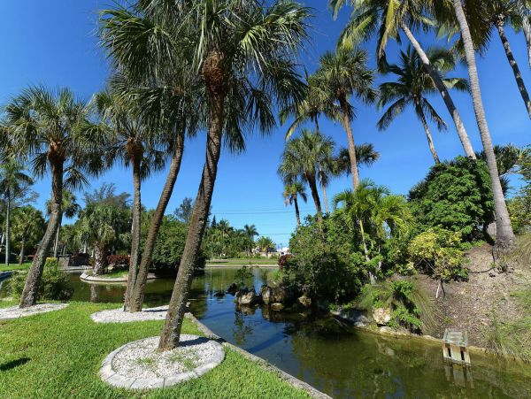 Top Floor 2 Bedroom Penthouse with Bay View