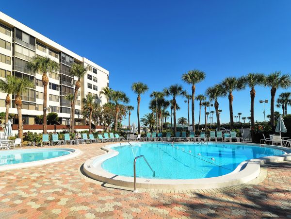 Lovely 2 Bedroom Condo in Siesta Key Short Walk to Beach