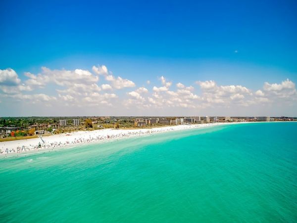 Lovely 2 Bedroom Condo in Siesta Key Short Walk to Beach