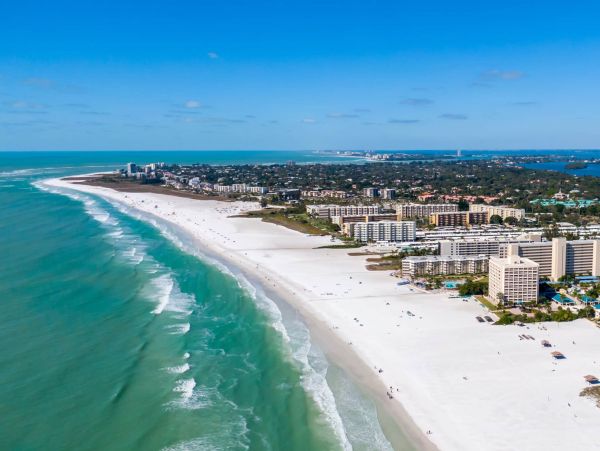 Lovely 2 Bedroom Condo in Siesta Key Short Walk to Beach