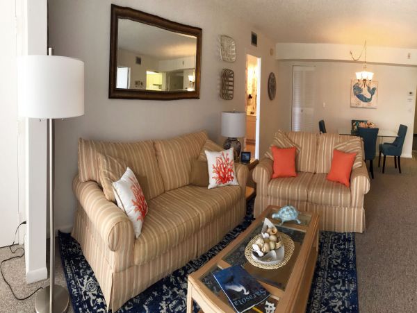 Lovely 2 Bedroom Condo in Siesta Key Short Walk to Beach