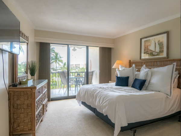 Remodeled Walk to Beach Siesta Vacation Condo