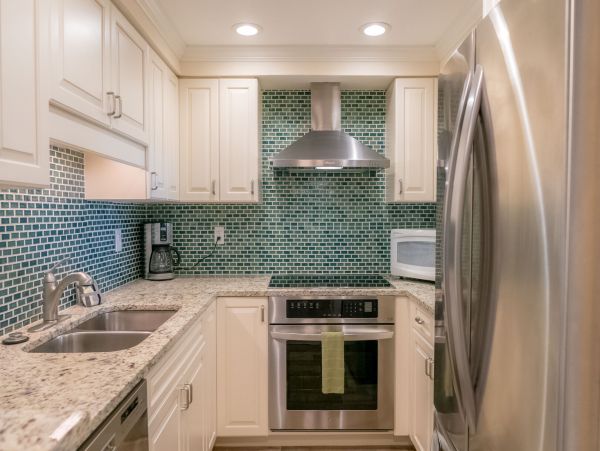 Remodeled Walk to Beach Siesta Vacation Condo