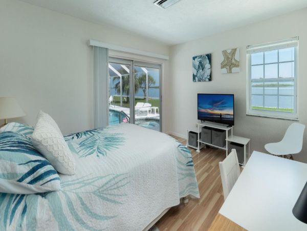 Three Bedroom Marco Island Home Private Pool Sleeps 8 Guests