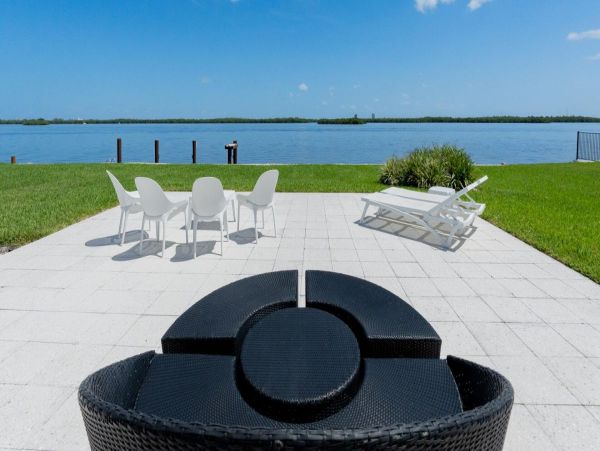 Three Bedroom Marco Island Home Private Pool Sleeps 8 Guests