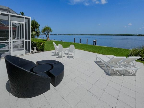 Three Bedroom Marco Island Home Private Pool Sleeps 8 Guests