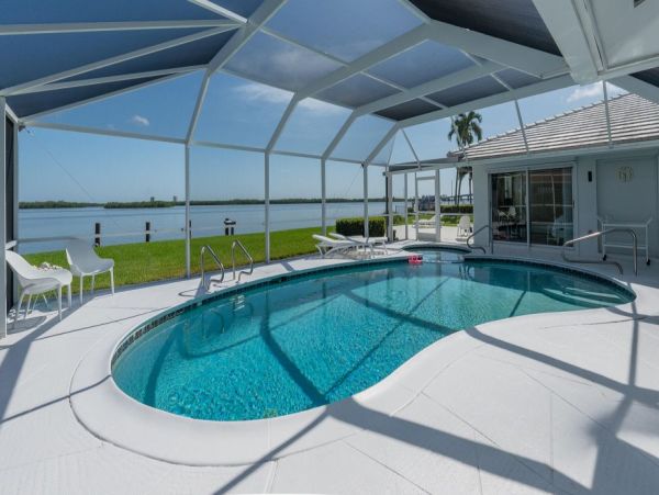 Three Bedroom Marco Island Home Private Pool Sleeps 8 Guests