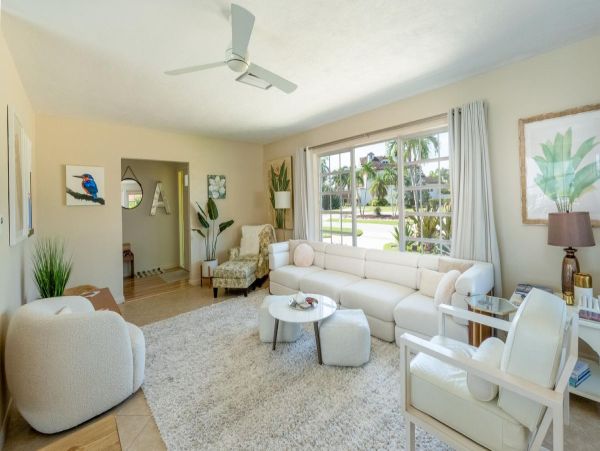 Three Bedroom Marco Island Home Private Pool Sleeps 8 Guests