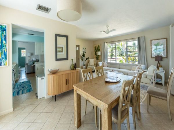 Three Bedroom Marco Island Home Private Pool Sleeps 8 Guests