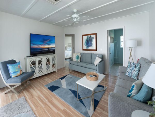 Three Bedroom Marco Island Home Private Pool Sleeps 8 Guests