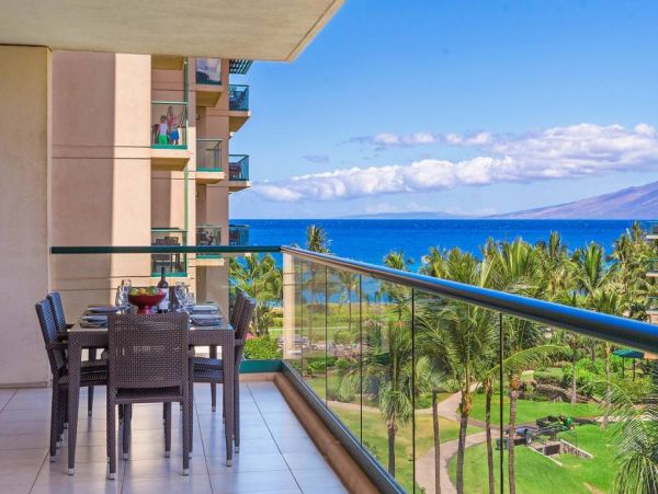Lovely 2 Bedroom Condo with Ocean Views