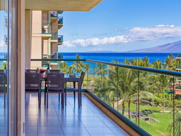 Lovely 2 Bedroom Condo with Ocean Views