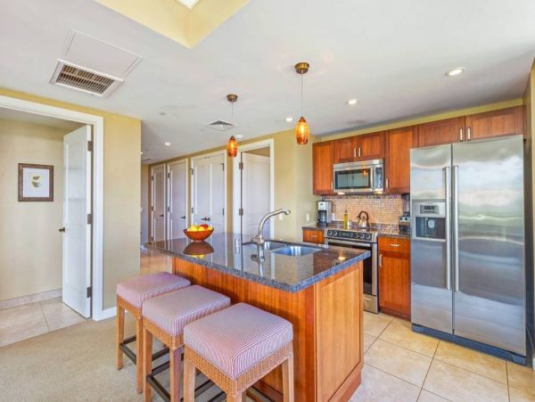 Lovely 2 Bedroom Condo with Ocean Views