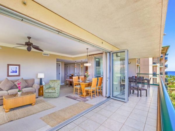 Lovely 2 Bedroom Condo with Ocean Views