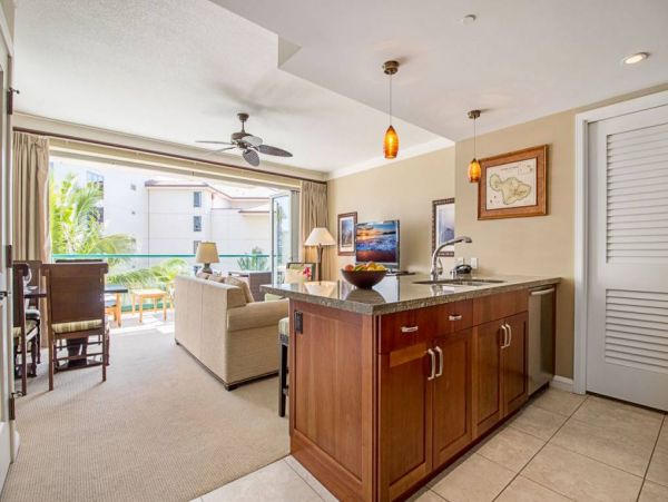 A Large Lanai and Beautiful Interior Maui
