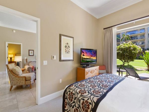 Ground Floor Spacious 2 Bed 2 Bath Condo